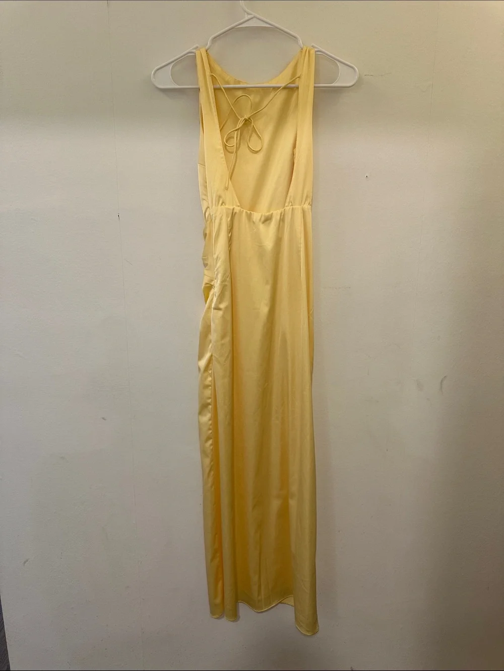 Abercrombie & Fitch elegant yellow